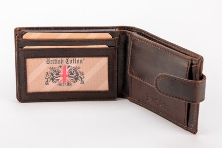 Carteira de pele castanha aberta com compartimentos para cartões