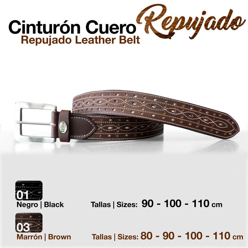 Cinto de couro repuxado marrom com padrão decorativo sobre fundo branco
