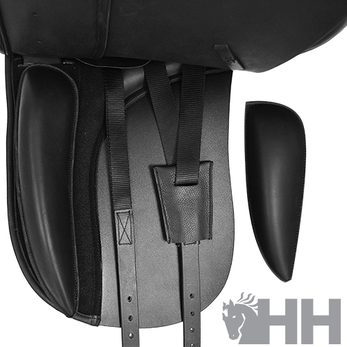 Sela de equitação preta de couro com tiras e almofadas