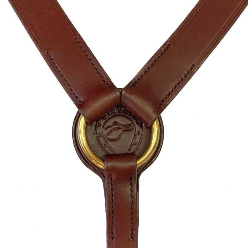 Reforço em couro castanho com anel metálico dourado e placa em relevo