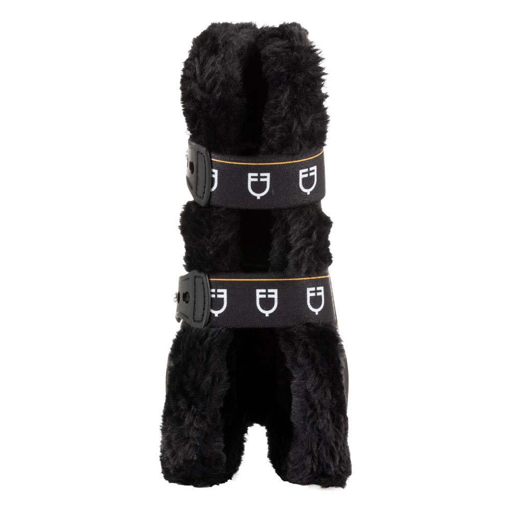 Protetor para pernas de cavalo preto com pelúcia e fitas com padrão de escudos brancos