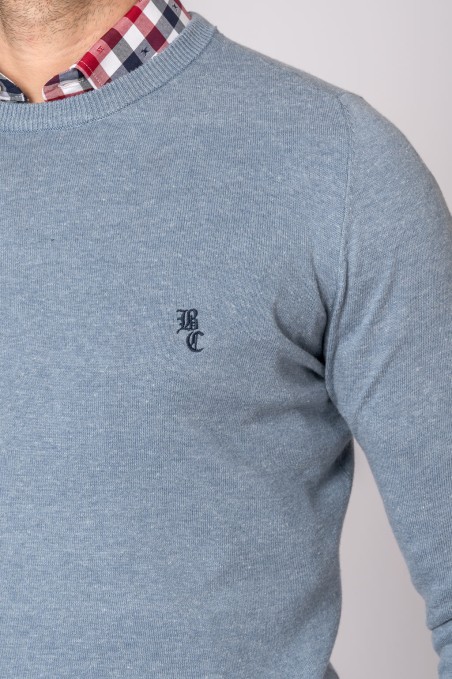 Camisola de malha azul clara com logótipo BC no peito