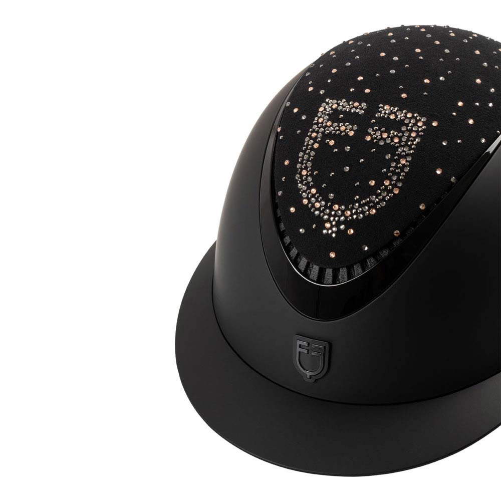 Capacete preto para equitação com pedras brilhantes em forma de escudo