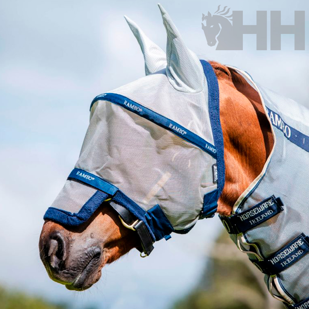 Máscara protetora branca e azul para cavalo com logos RAMBO e HORSEWARE IRELAND