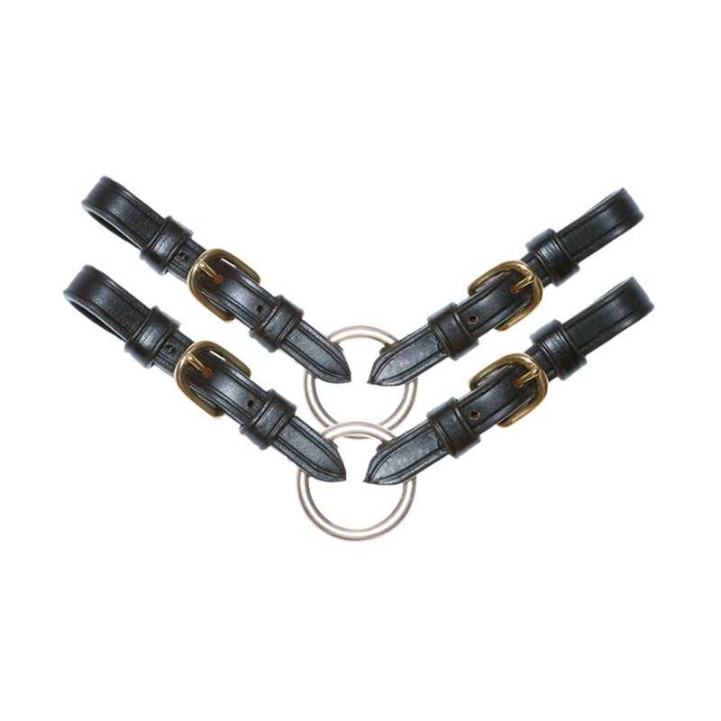 Conjunto de correias pretas em couro com fivelas douradas e argolas metálicas prateadas