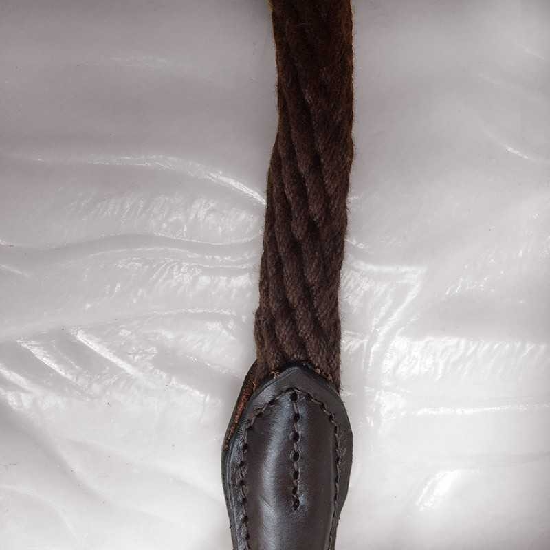 Cabo trançado castanho com extremidade em couro castanho