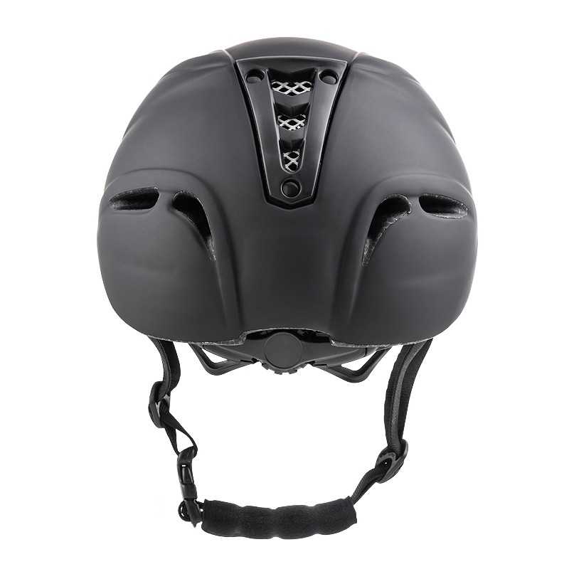 Capacete preto fosco com ventilação e fivela ajustável