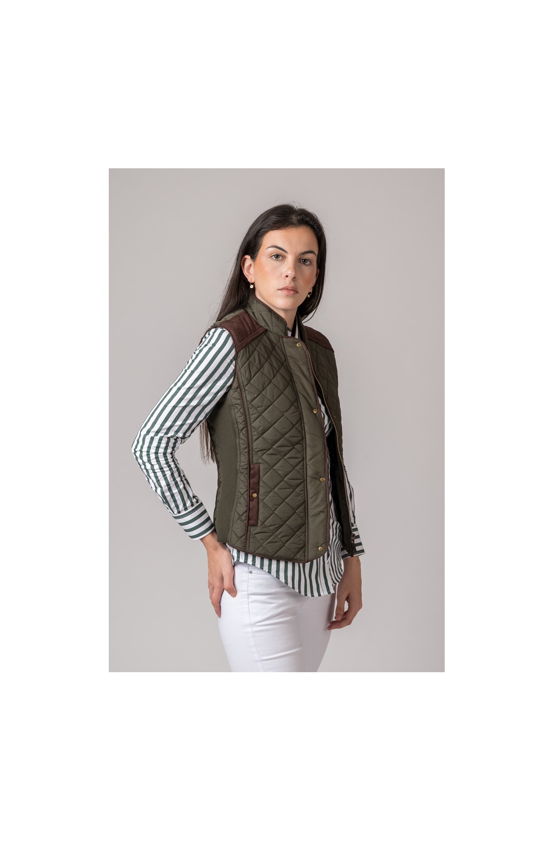 Colete acolchoado feminino verde com detalhes castanhos