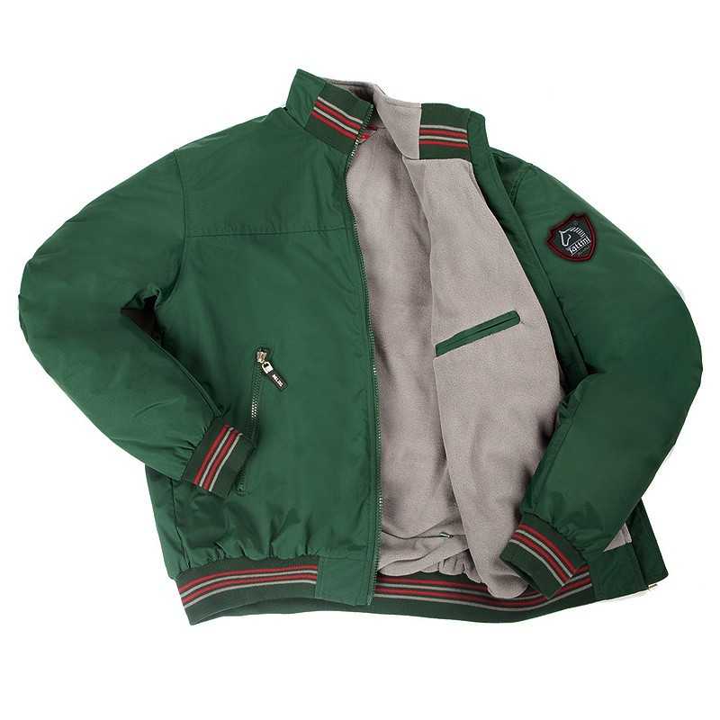 Casaco verde com interior cinza e detalhes em vermelho e branco