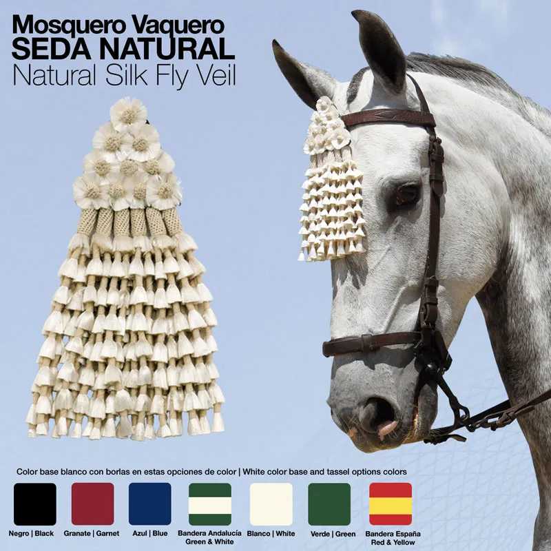 Mosquero vaqueiro de seda natural branca com franjas no cavalo branco