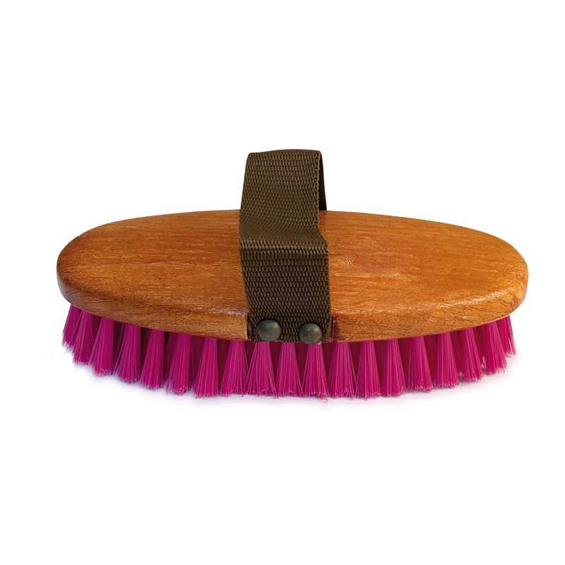Escova de limpeza com cabo de madeira e cerdas rosa com alça castanha