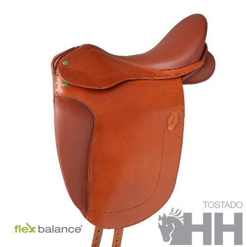 selim de equitação em couro castanho claro com detalhes e inscrições