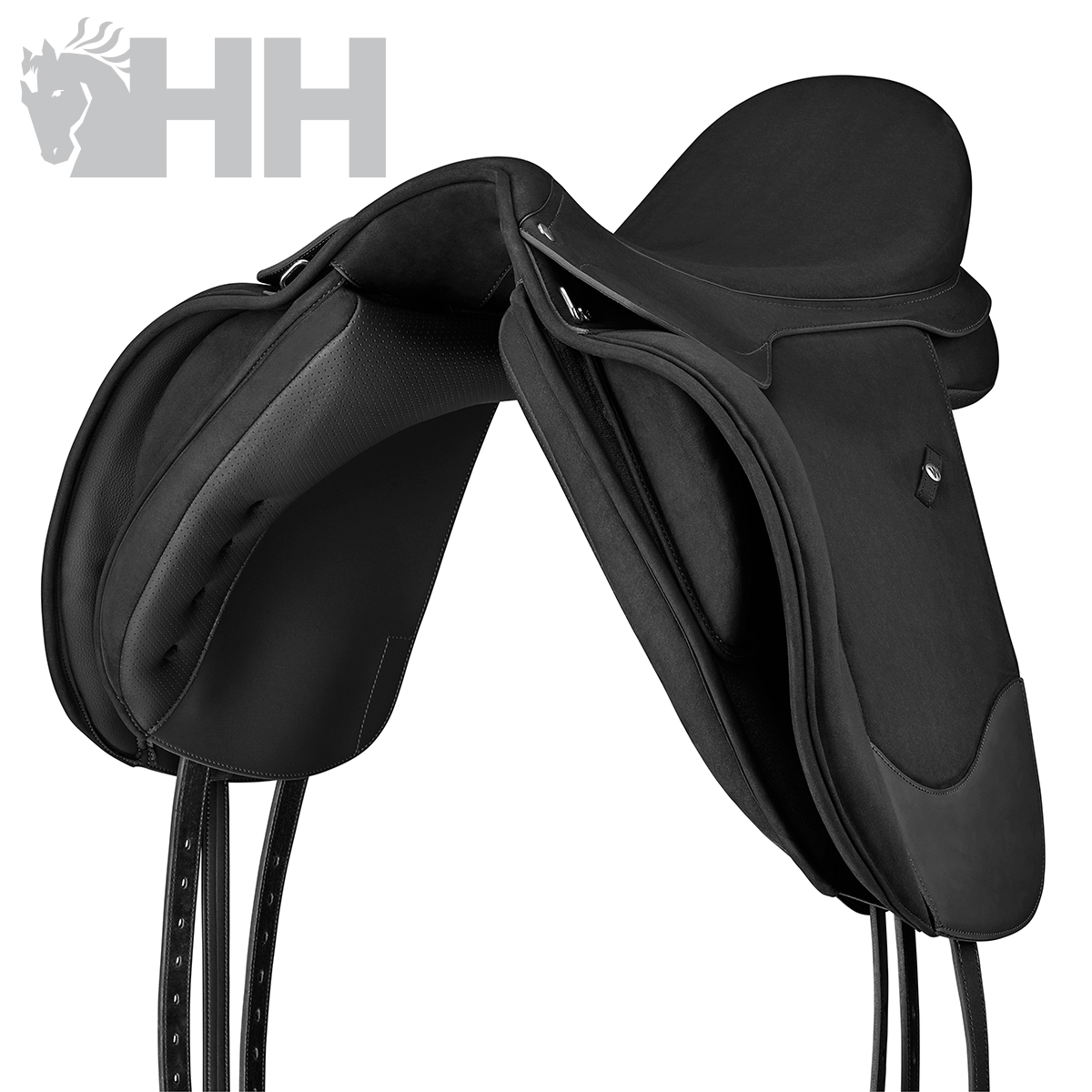 Sela de cavalo preta com logo HH ao fundo