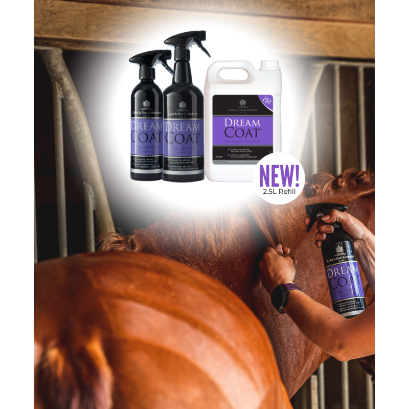 Produto Dream Coat para cavalos, frascos spray e refil, aplicado em cavalo castanho num estábulo
