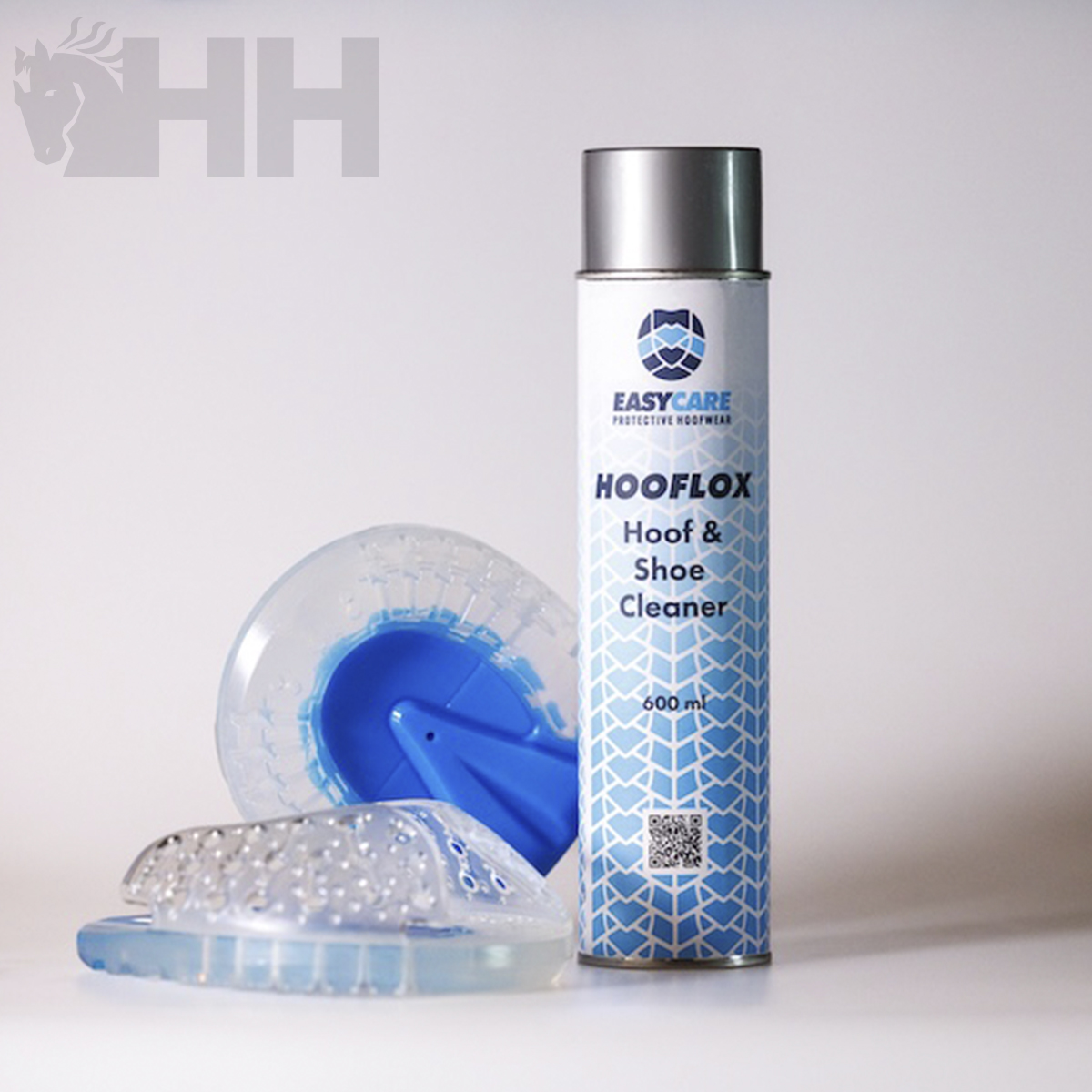 Frasco metálico de produto de limpeza HOOFLOX e duas escovas azuis e transparentes