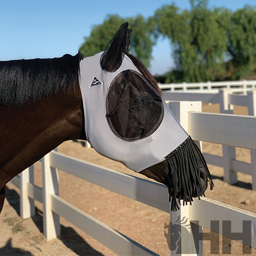 Máscara anti-moscas cinzenta clara com rede preta para cavalo