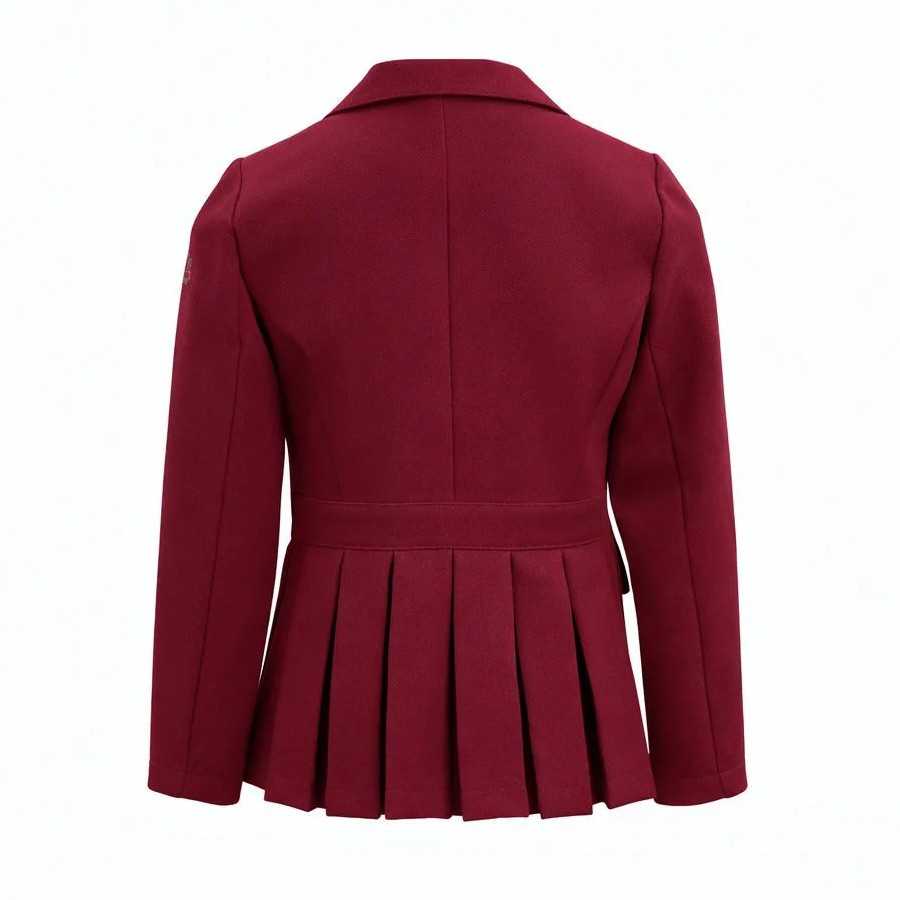 Casaco feminino vermelho com pregas largas nas costas