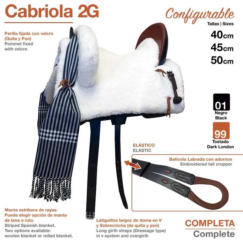 Sela para equitação Cabriola 2G com manta riscada azul e branca e detalhes em couro castanho.