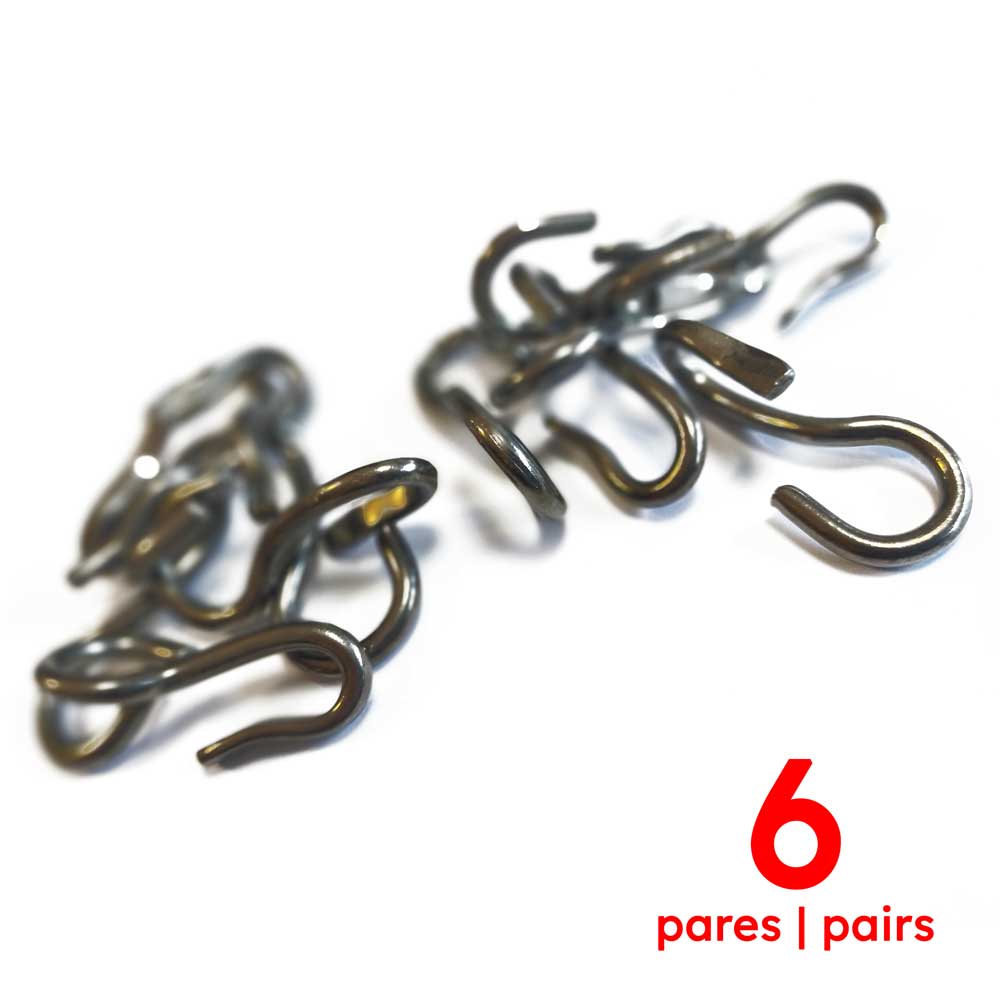 Seis pares de ganchos metálicos prateados com texto 6 pares | pairs