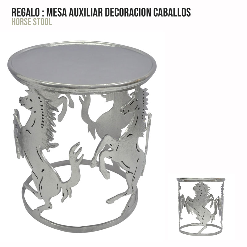 Mesa auxiliar metálica prateada com design de cavalos recortados