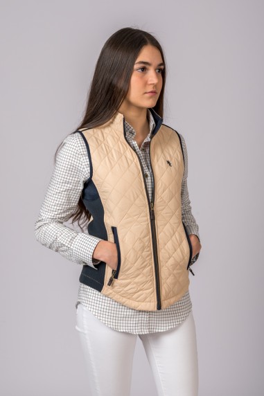 Colete matelassê bege com laterais pretas e fecho zip