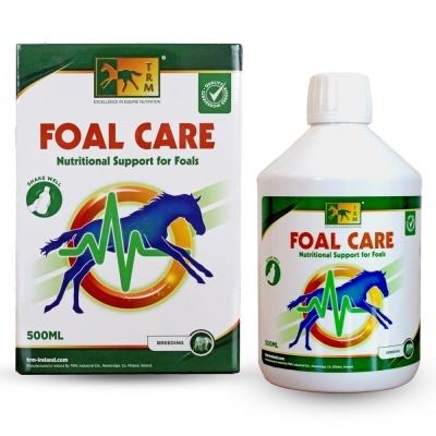 Produto FOAL CARE, suporte nutricional para potros, embalagem e caixa com cavalo e texto