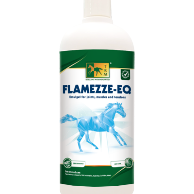 Frasco branco do produto FLAMEZZE-EQ com rótulo verde e imagem de cavalo azul