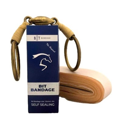 embalagem azul com branco de bandagem autoadesiva para cavalo e bandagem bege enrolada