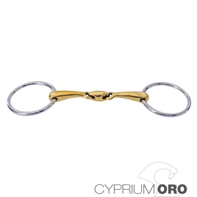 Freio para cavalo com argolas prateadas e peça central dourada