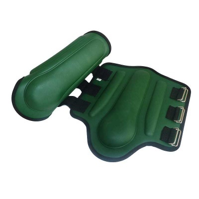 Proteções verdes para pernas de cavalo com fechos e fivelas