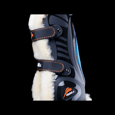 Botas de equitação pretas com forro branco de lã e fecho em velcro