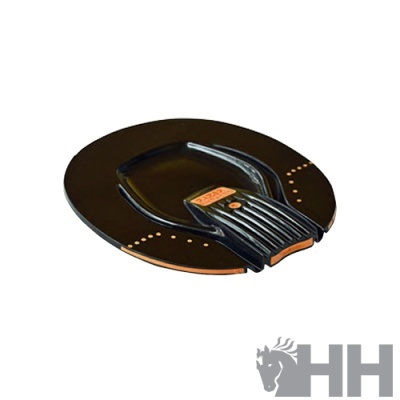 Cinzeiro preto e castanho com peça central móvel sobre fundo branco