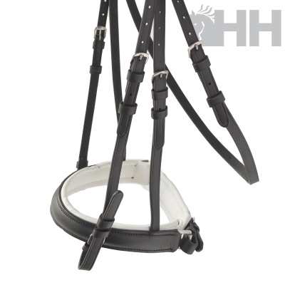 Cabresto e peitoral para cavalo em couro preto com interior acolchoado branco