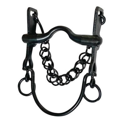 Freio de cavalo em metal preto com argolas e corrente