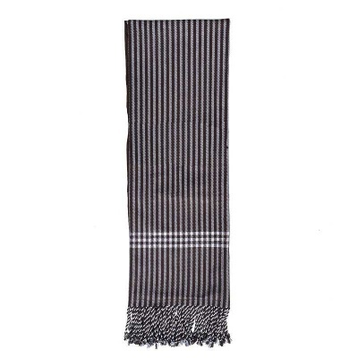 Lenço ou cachecol preto e branco com franjas