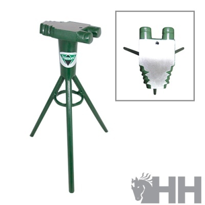 Suporte verde de três pernas para arma com base circular e topo acolchoado