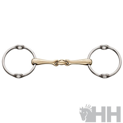 Freio metálico para cavalo com bocal dourado e argolas prateadas