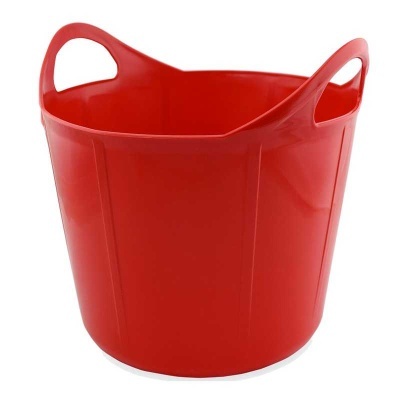 Balde vermelho de plástico com duas pegas