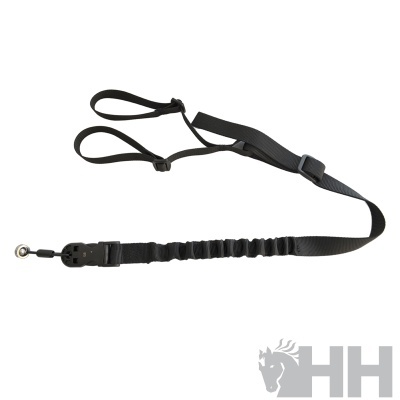 Correia ajustável preta para arma com alças e fivelas.