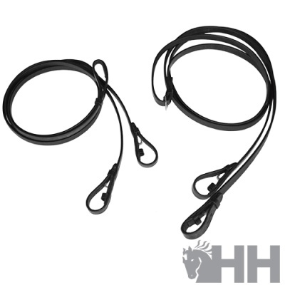 Duas rédeas pretas em material sintético com mosquetões pretos sobre fundo branco e logotipo HH