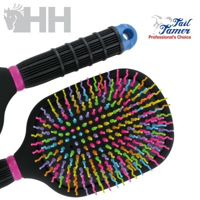 Escova de cabelo preta com cerdas coloridas onduladas