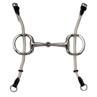 Freio de metal com alças de corda branca e fivelas pretas