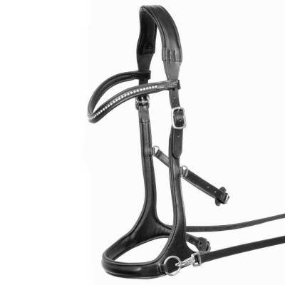 Cabresto de cavalo em couro preto com tachas prateadas