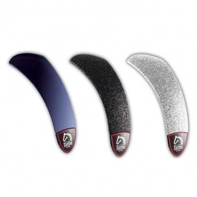 Três quilhas para prancha de surf em azul, preto texturizado e cinza prateado com selo Tatlini