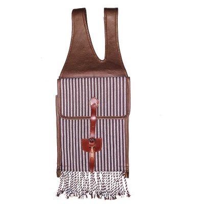 Mochila listrada com pele castanha e franjas na base