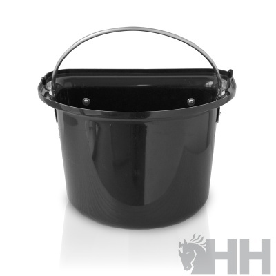 Balde preto de plástico com pega metálica