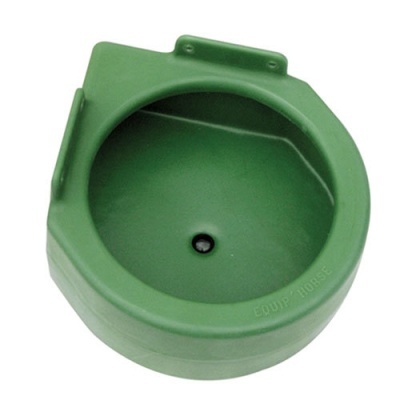 Comedouro verde de plástico com inscrição EQUIPE HORSE