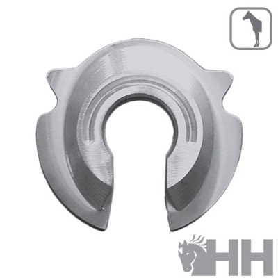 Disco metálico prateado com corte circular e abertura em U