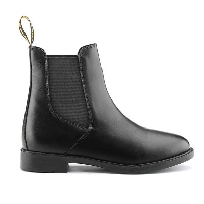 Bota Chelsea preta em pele com elástico lateral e puxador amarelo e preto