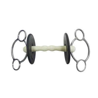 Freio para cavalo com anéis metálicos e mordaça cremosa